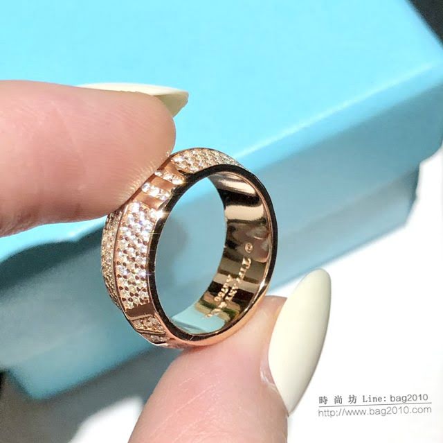 Tiffany純銀飾品 蒂芙尼女士專櫃爆款羅馬字母重工滿鑽戒指  zgt1679